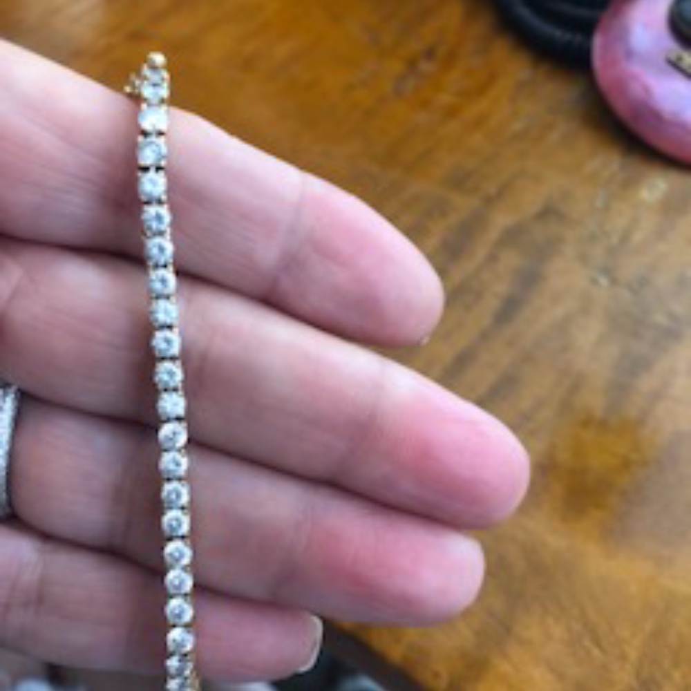 Tennis bracelet